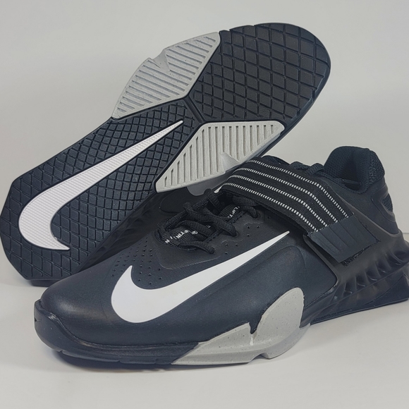 nike savaleos size 9